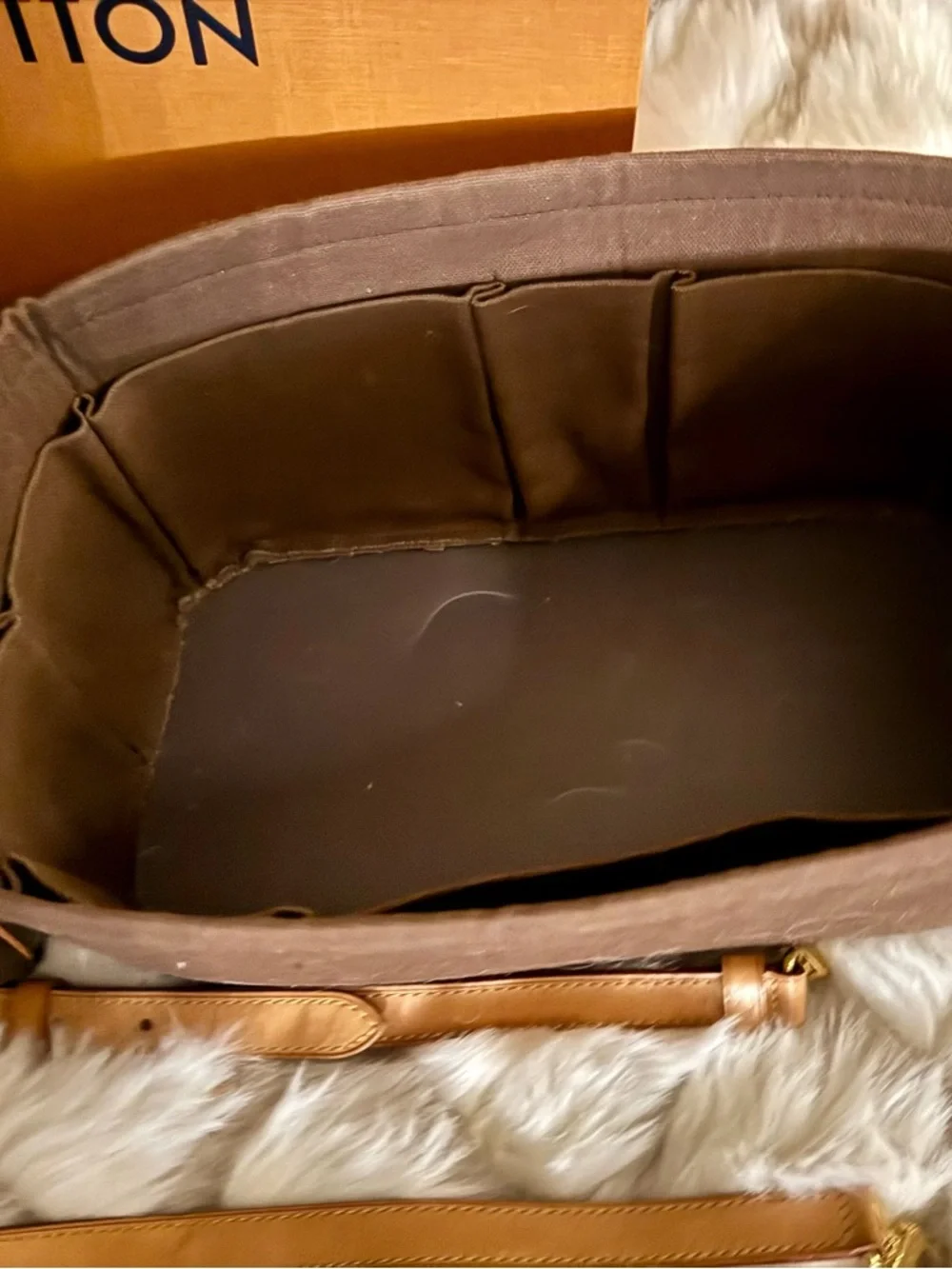 Authenic vlLouis Vuitton Monogram Speedy 30
Bandolier - Picture 4 of 11